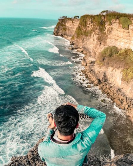 découvrez bali, l’île des dieux en indonésie : plages paradisiaques, rizières verdoyantes, temples authentiques et culture balinaise fascinante pour un voyage inoubliable.