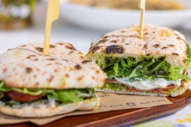 découvrez l'univers culinaire à travers des recettes savoureuses, des astuces de chefs et des conseils pour sublimer votre cuisine au quotidien.