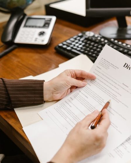 découvrez nos services juridiques professionnels adaptés à vos besoins : conseil, accompagnement et assistance pour particuliers et entreprises. profitez de l’expertise de nos avocats pour sécuriser vos démarches et défendre vos intérêts.