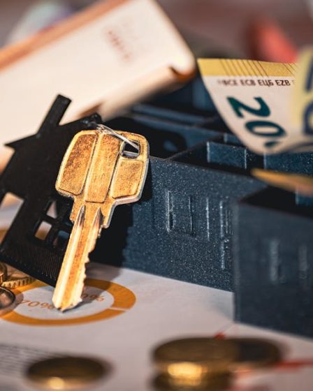 découvrez les dernières tendances de l'immobilier : évolutions du marché, innovations, conseils pour investir et s'adapter aux nouvelles réalités du secteur en 2024.