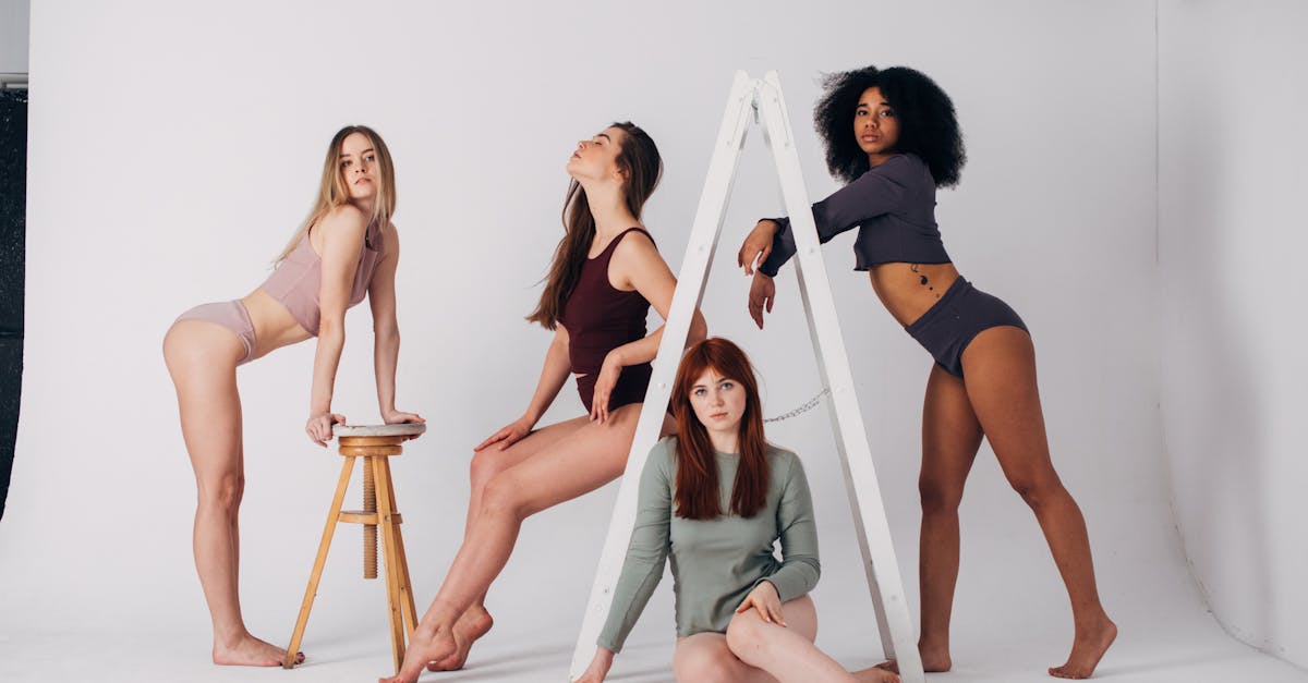 découvrez notre collection de lingerie sexy alliant élégance et confort pour sublimer votre silhouette en toute confiance.