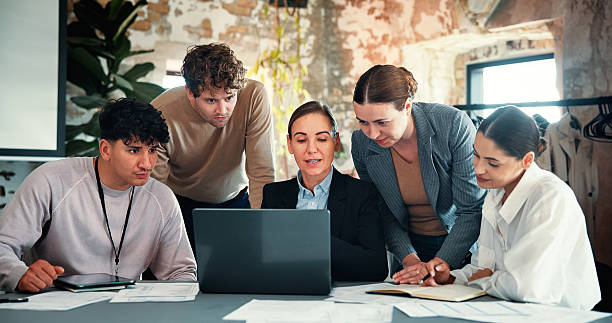 Développer un branding Lyon puissant ne relève pas du hasard. En effet, Lyon possède une identité économique et