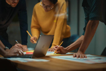 La première étape pour réussir une Vidéo Recrutement Paris efficace consiste à bien planifier le contenu avant le tournage. En effet,