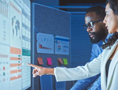 Pour bâtir un référencement SEO Lyon performant, tout commence par une stratégie de mots-clés parfaitement alignée