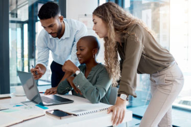 La notoriété constitue le premier indicateur clé d’un branding Lyon performant. En effet, avant de convertir, il faut exister