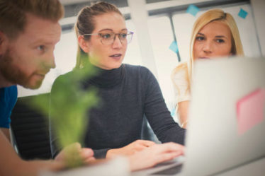 La première étape pour réussir un référencement SEO Lyon consiste à analyser précisément les mots-clés qui correspondent à votre