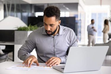 améliorer image de marque Paris joue un rôle clé dans la transformation des visiteurs en clients. De plus, le coût d’acquisition client diminue