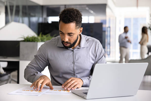 améliorer image de marque Paris joue un rôle clé dans la transformation des visiteurs en clients. De plus, le coût d’acquisition client diminue