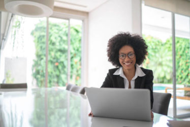 Dans ce contexte, améliorer image de marque Paris repose avant tout sur une analyse approfondie du marché cible