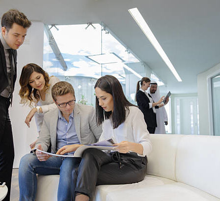 Un site internet dentiste Paris bien conçu permet justement de répondre à ce problème en améliorant la visibilité, la crédibilité et la prise de contact.