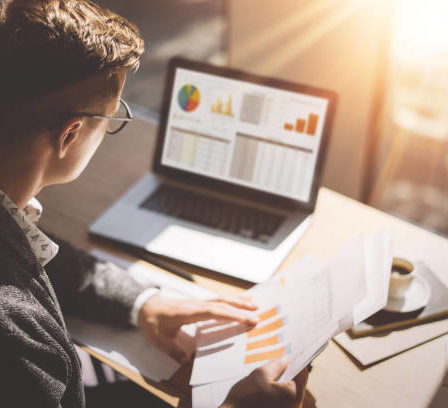 L’optimisation continue est un pilier essentiel pour maintenir la performance d’une création site catalogue Paris. En effet, un site web