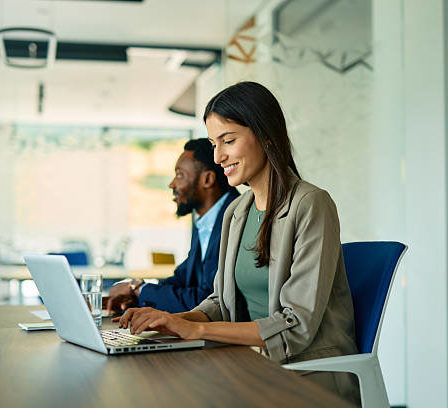 Créer des pages performantes dans une stratégie de création site catalogue Paris repose avant tout sur une compréhension fine